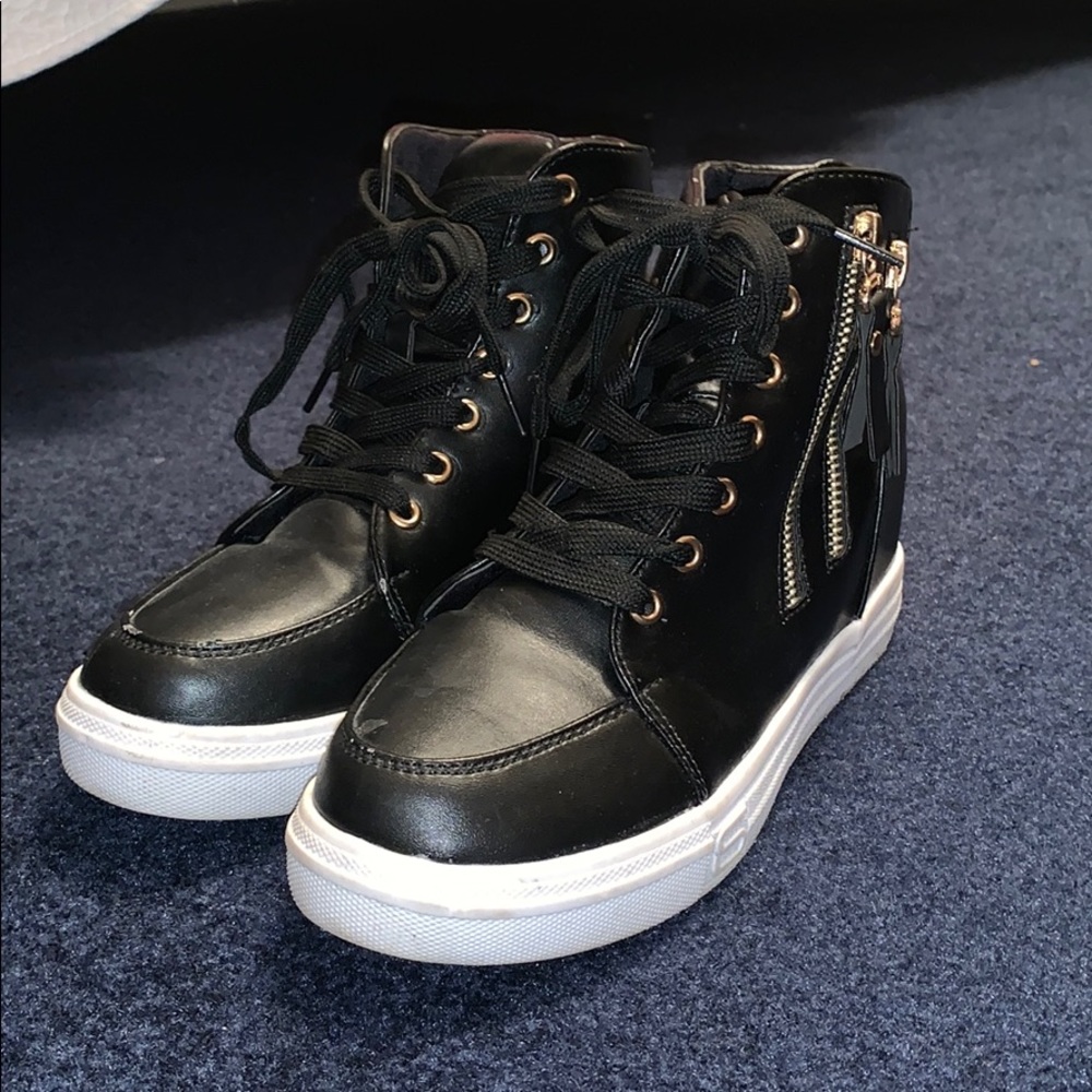 Black boots